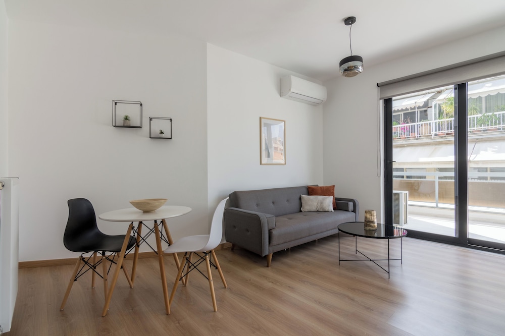 Leochares Lifestyle Apartments