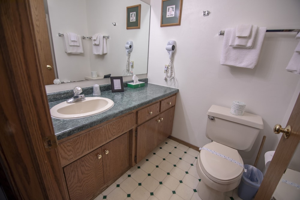 Ridges Inn & Suites