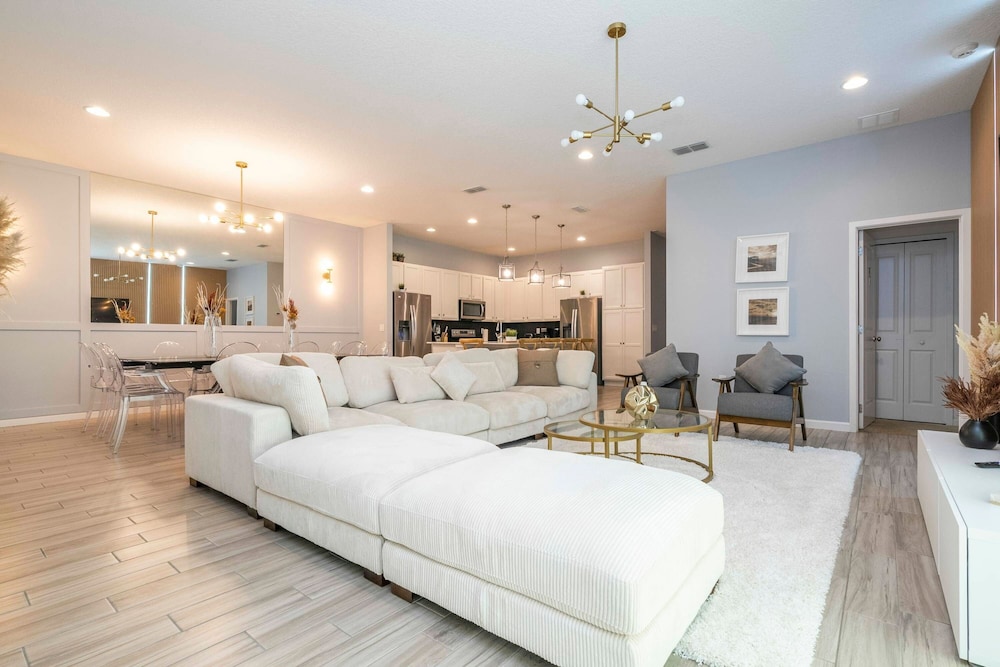 Spacious 12br Family Villa Near Disney Bella Vida