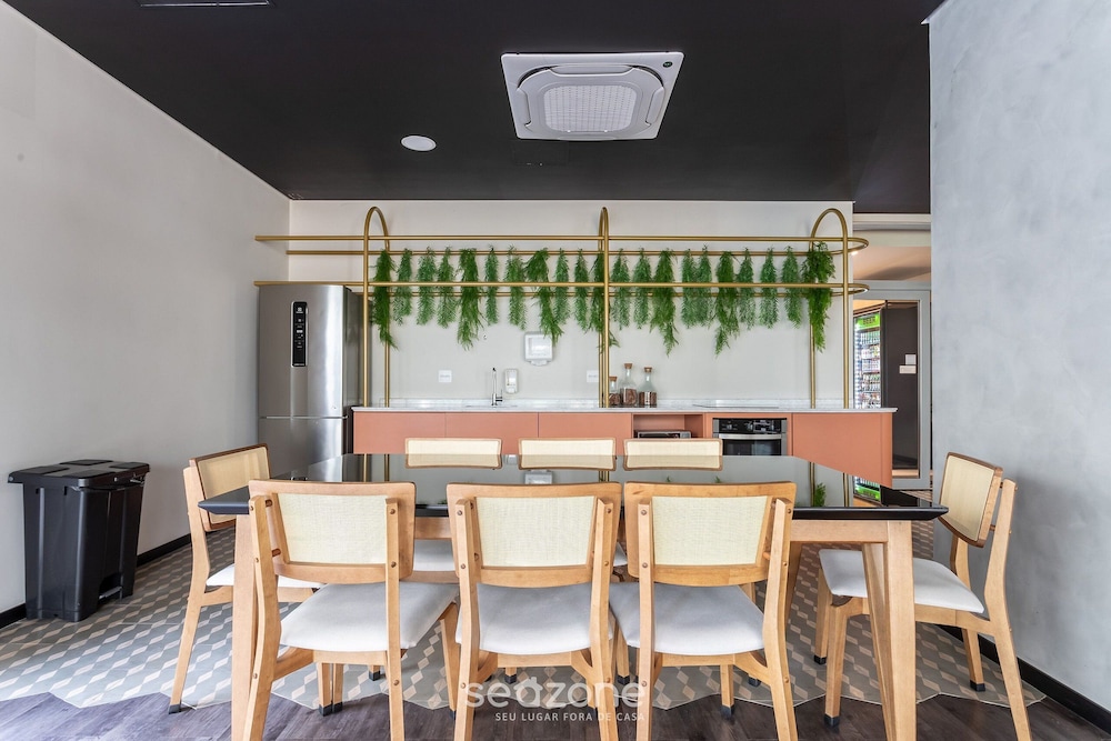 Studio 300m From the Indianopolis Metro Ois1003
