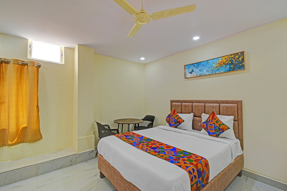 Fabhotel Srikara Grand Luxury Rooms