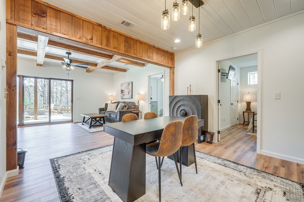 Ellijay Home 4 Mi to Dtwn: Hot Tub & Resort Perks!