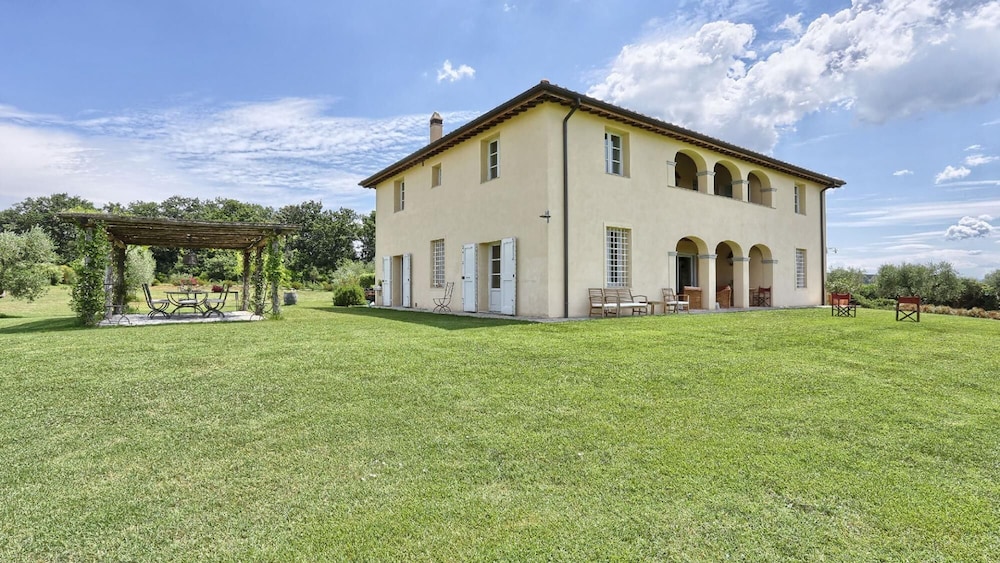 Villa Il Meluccio 12 2 view 4