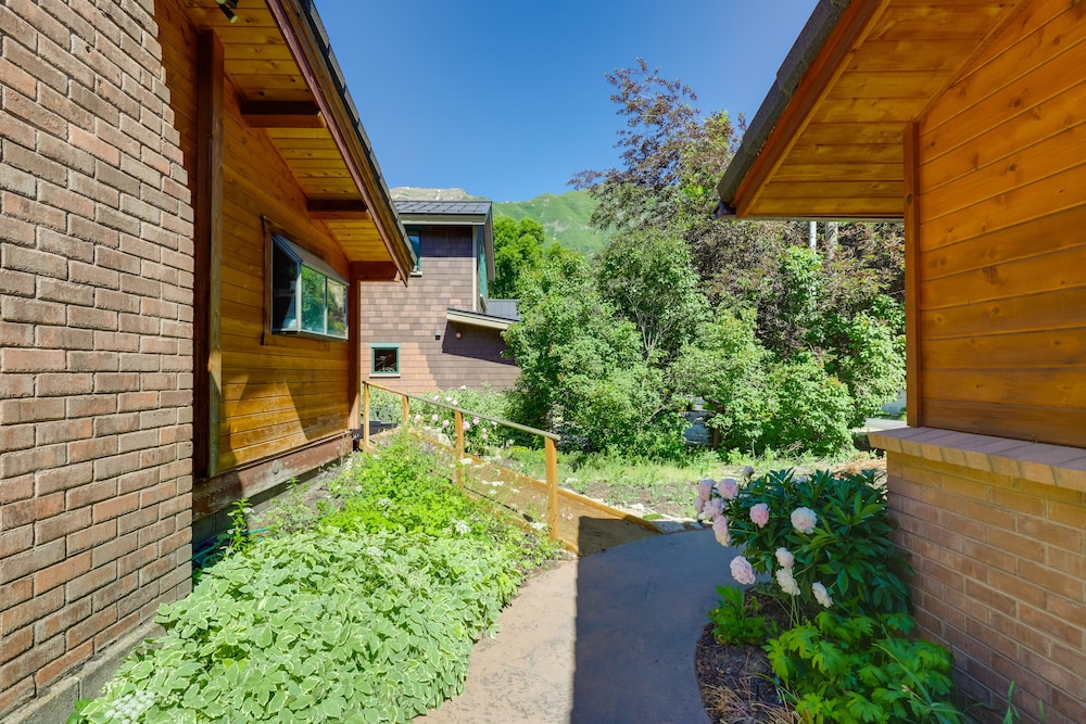 Cozy Provo Retreat With a Charming Fireplace! view 4