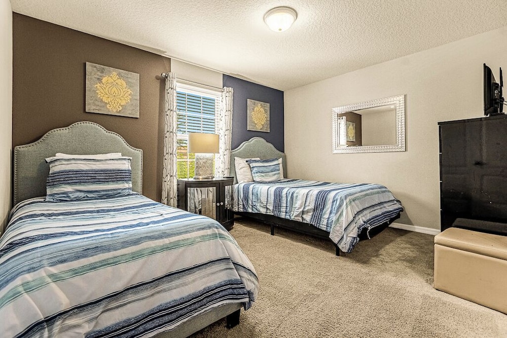 9BR Luxury Vacation Villa near Disney