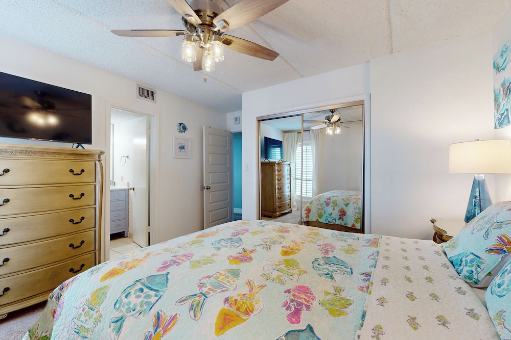 Beautifully Furnished Condo w/ Breathtaking Views