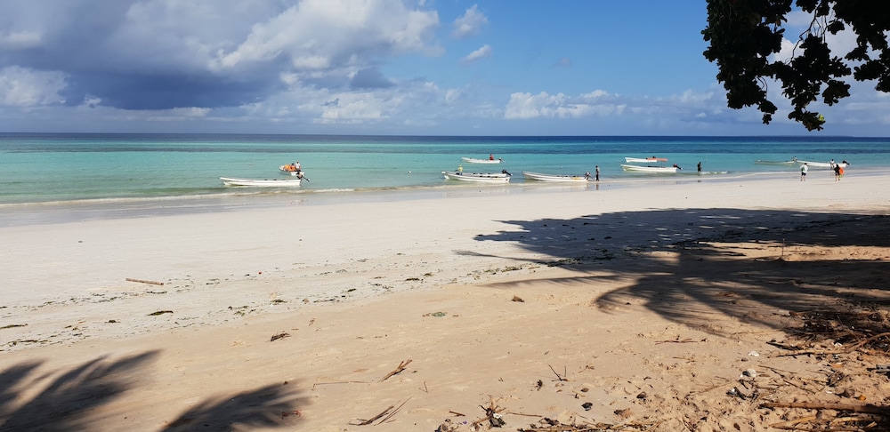 Ocean Breeze Lodge