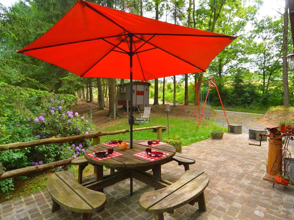 Chalet & Gypsy Caravan in Green & Peaceful Environment near Houffalize