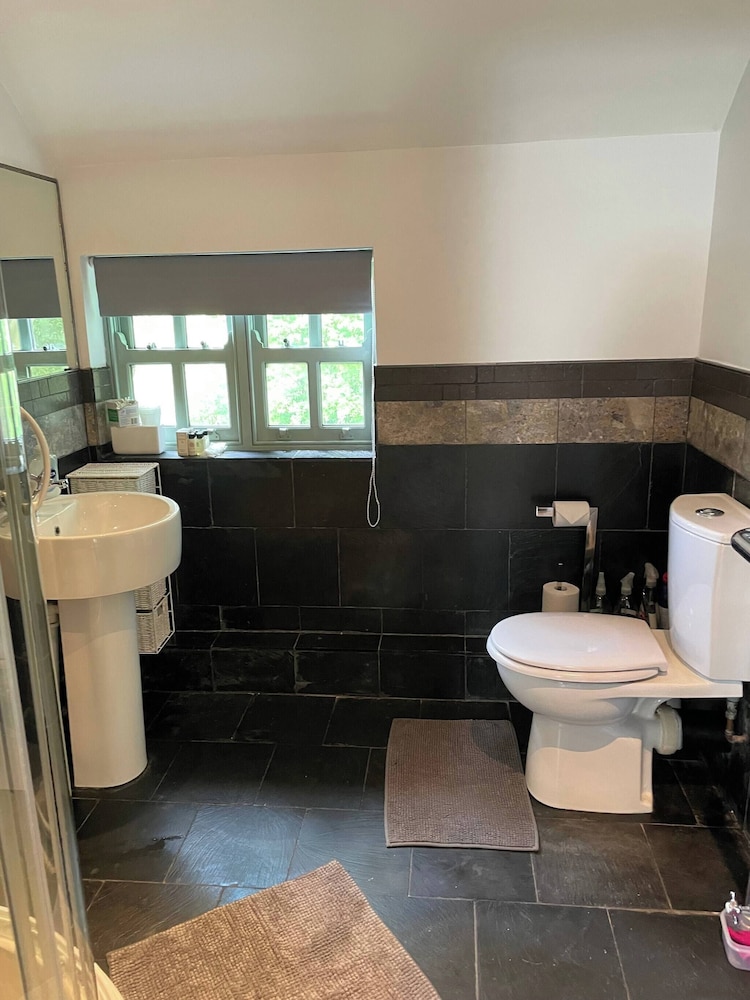 ๐ฟ Quaint Country Cottage With Valley Views, Dog-friendly & Horse-friendly