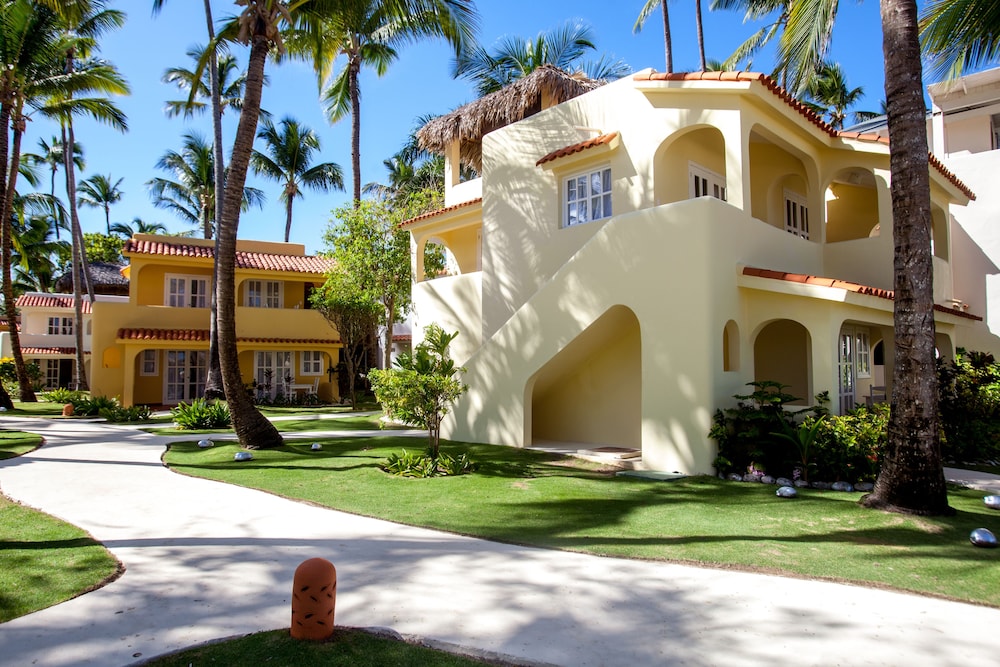 Los Corales Beach Village