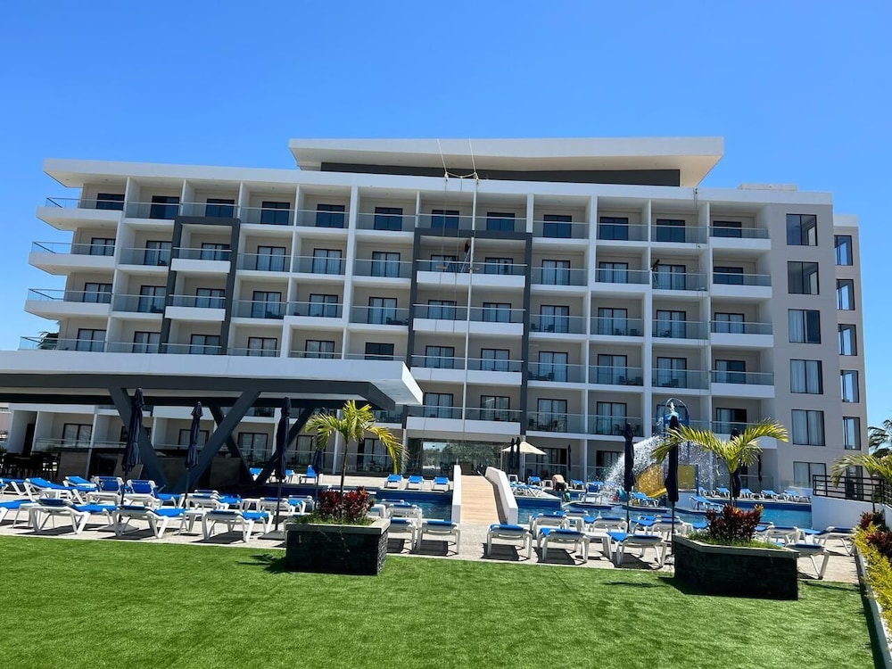 Hotel High Garden Grand Hotel - Image 1