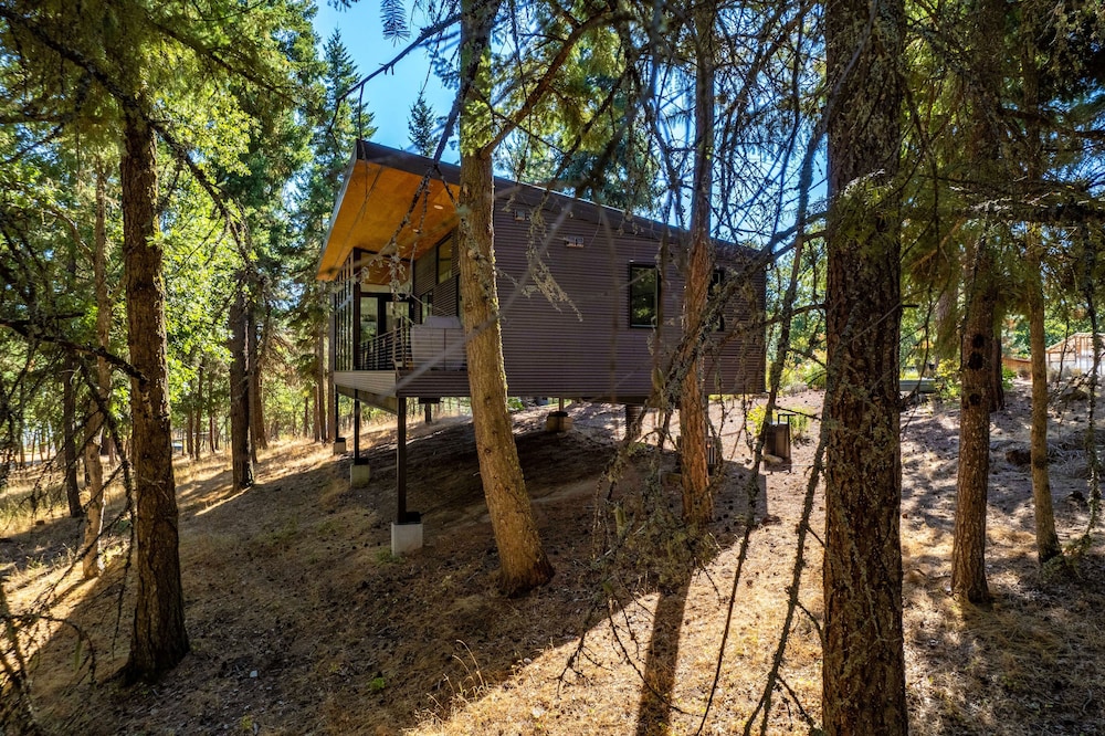 Happenstance Vineyards 2 Bedroom Home