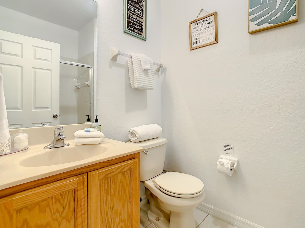 Luxury Townhome Near Disney w Resort Amenities
