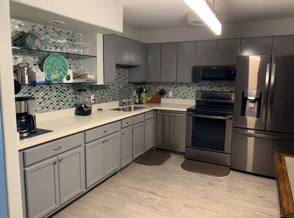 Bayside Paradise 4BR Home w Patio Games Room