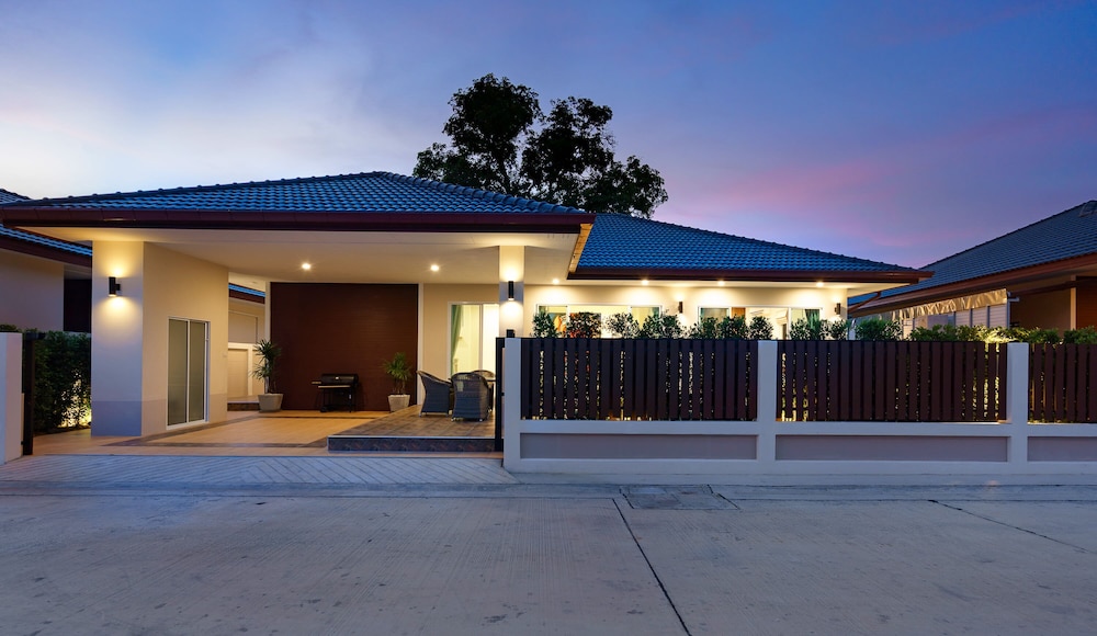 Luxury Pool Villa A18 view 4