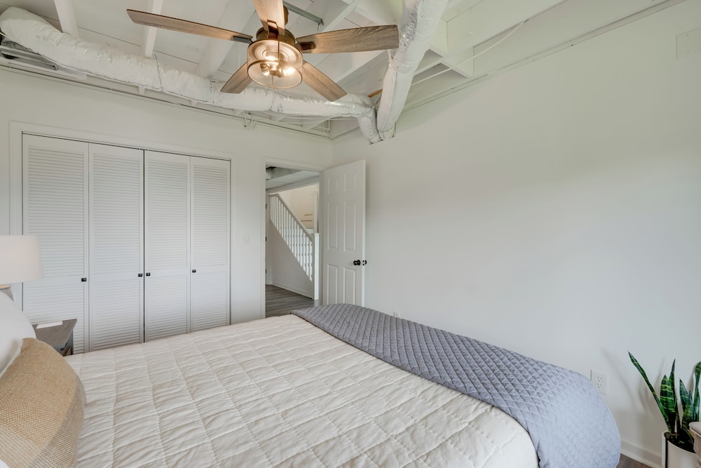 < 1 Mi to Lake Chatuge: Home w/ Mtn & Water Views!