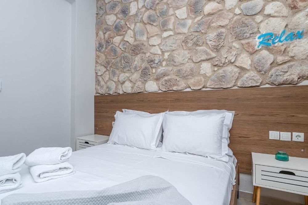 Pteleo apartments
