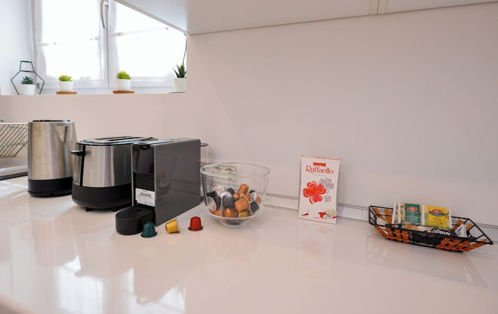 Blue Moon - One Bedroom - Romana Square