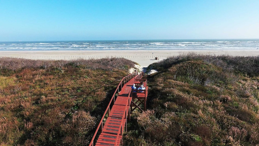 Seaside Escape by Avantstay Ocean View, Pool