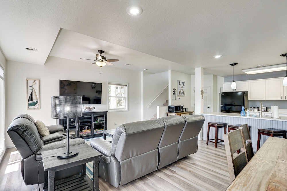 Boat Dock & Slip Access: Lake of the Ozarks Gem
