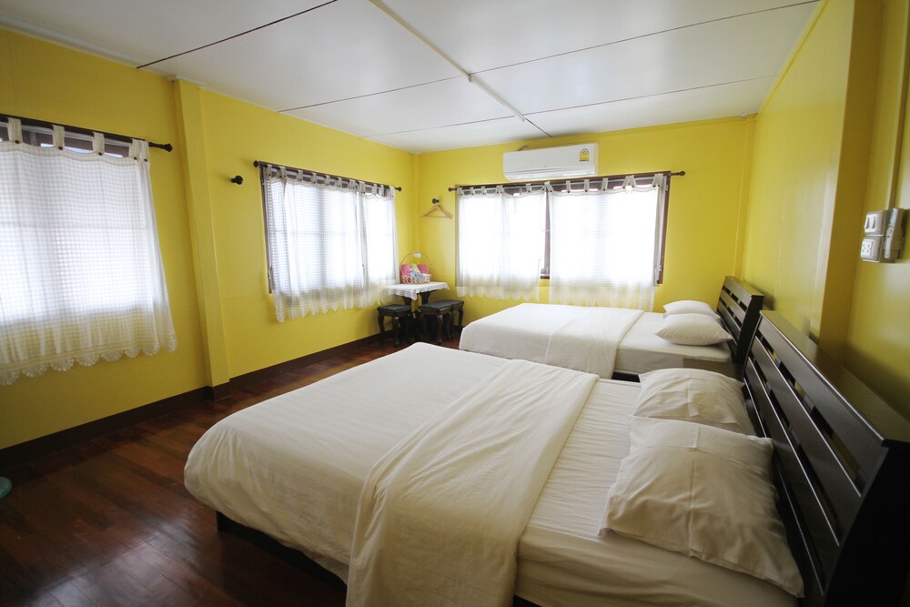 Baan Bua Homestay - Hostel
