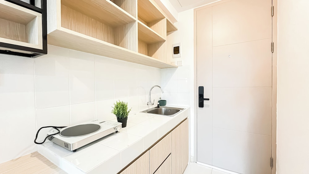 Basic And Compact Studio At Tokyo Riverside Pik 2 Apartment