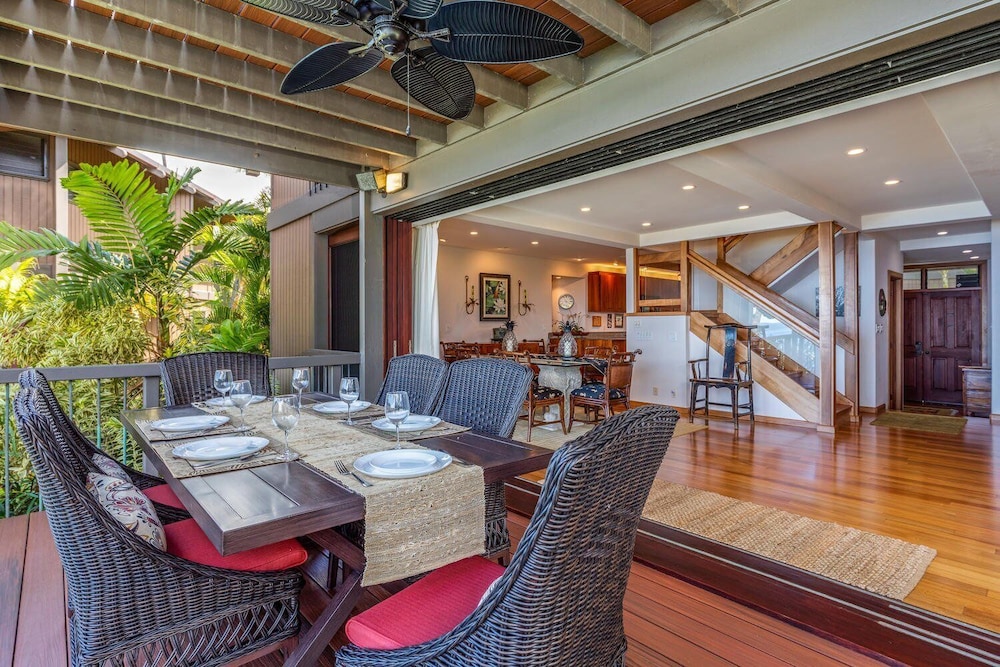 Air-conditioned Ocean Front Hawaii Townhome! - Sleeps 6 - Vrkcv