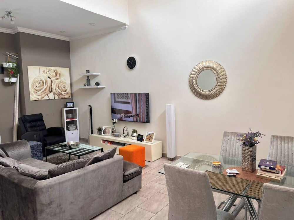 Serene Oasis in East Legon Hills - Chic 2 Bedroom Retreat
