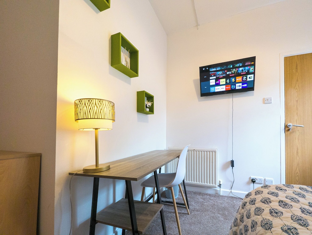 Casa Botique - Close To Gunwharf