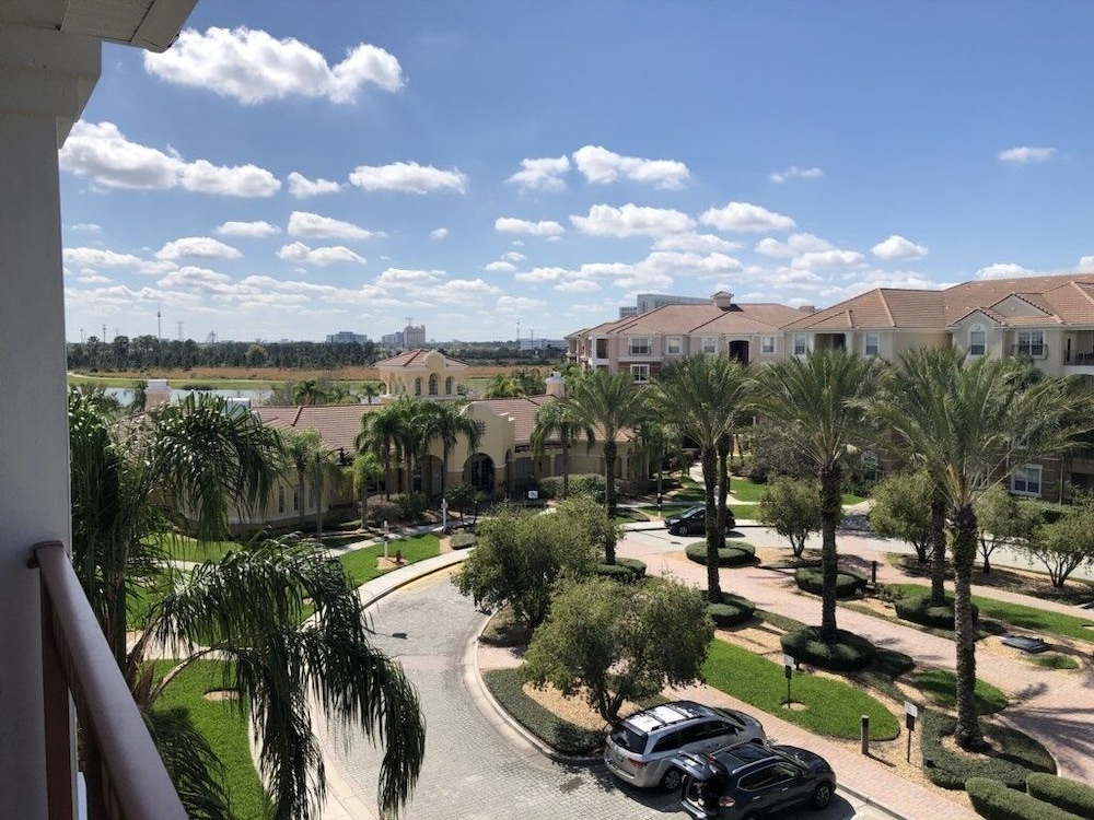 Fountain View. New! 3 Bedroom Condo by RedAwning