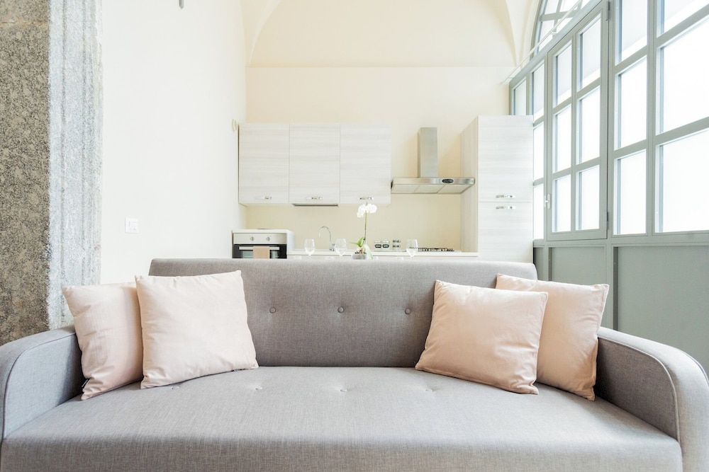 Romantic Escape City Centre With Jacuzzi & Parking by Rent all Como