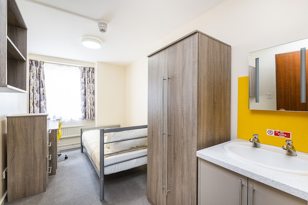 Modern Rooms - LONDON