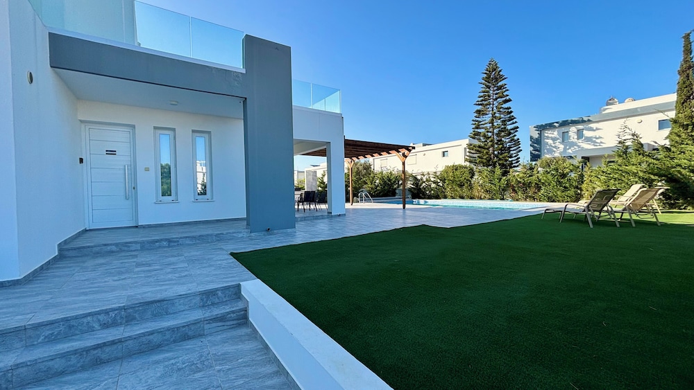 Sunrise Villa PrivatePool by TrulyCyprus