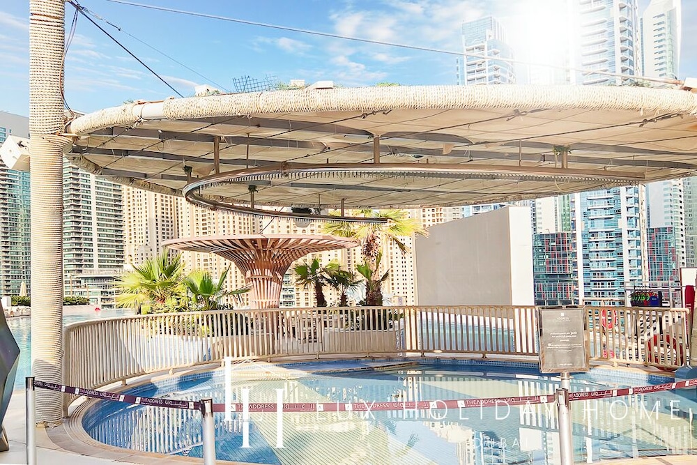 LUX The JW Marina Studio 3