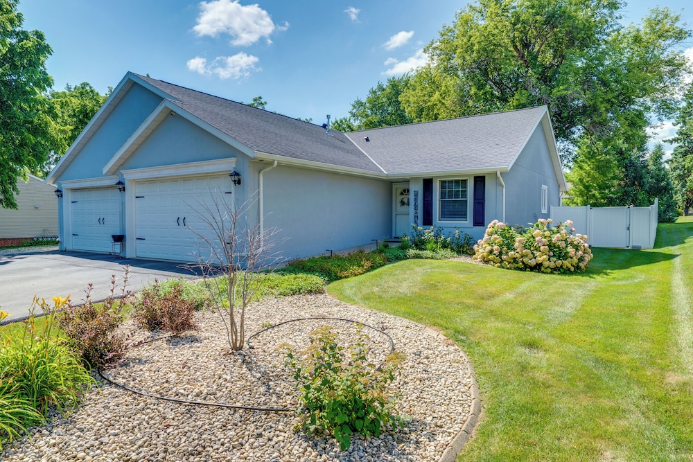 1 Mi to Beach: Dog-friendly Condo in Lake Mills!
