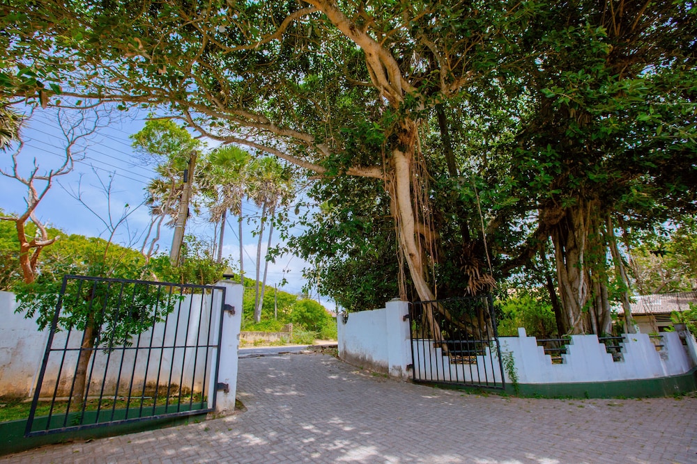 Hambantota Rest House