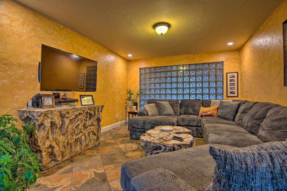 Modern Creekside Home: 9 Mi to Downtown Denver - Property Image 18