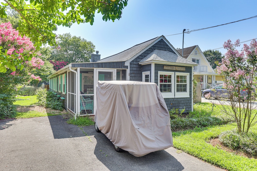 Fish, Swim & Boat: Colonial Beach Bungalow