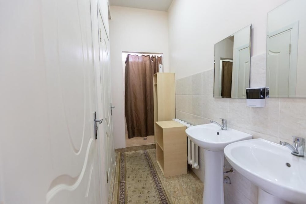 Light Hostel
