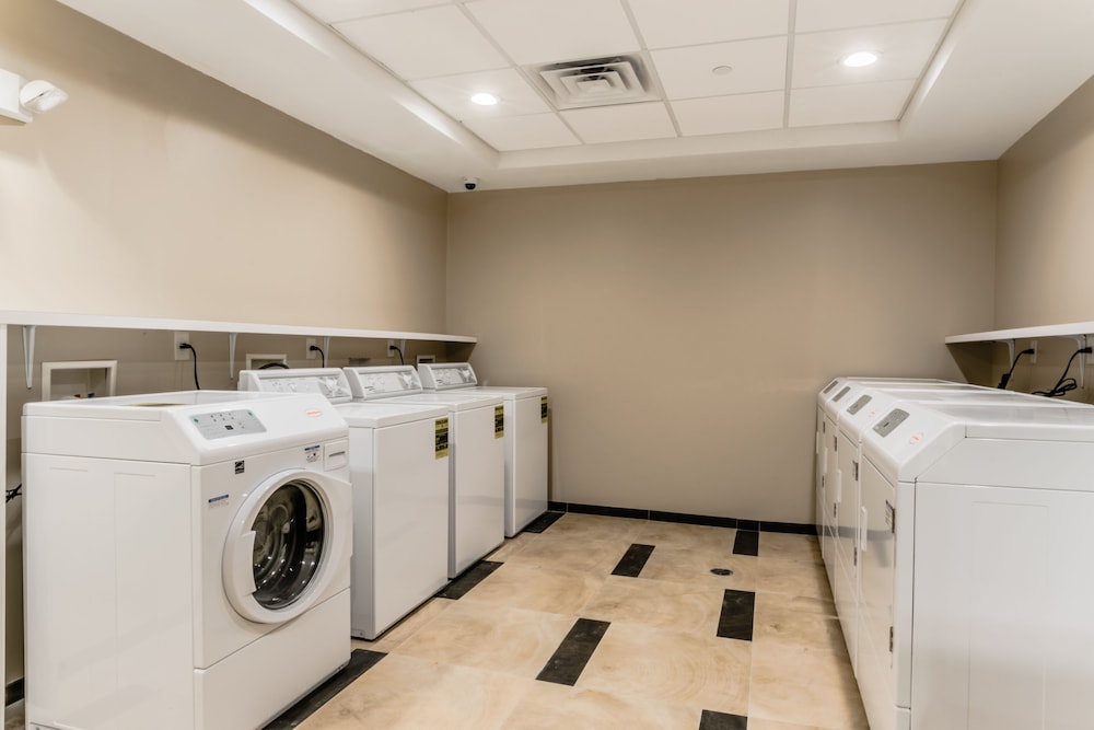 Hartford Vacations - Candlewood Suites Hartford Downtown, an IHG Hotel - Property Image 12