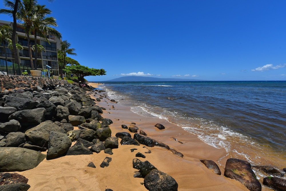 Kaanapali Shores #160 2 Bedroom Condo by RedAwning