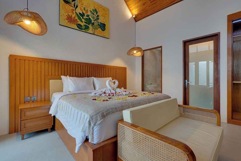LaLuxe Villa and Residence