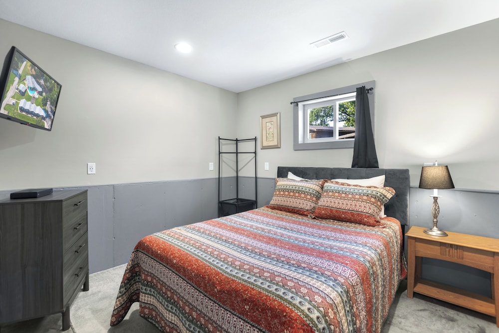 Bass Point Bliss - Resort Rental on Lake of the Ozarks Shoreline