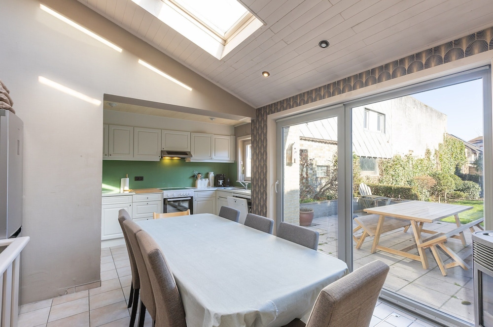 Holiday Home for 8 People Near the sea
