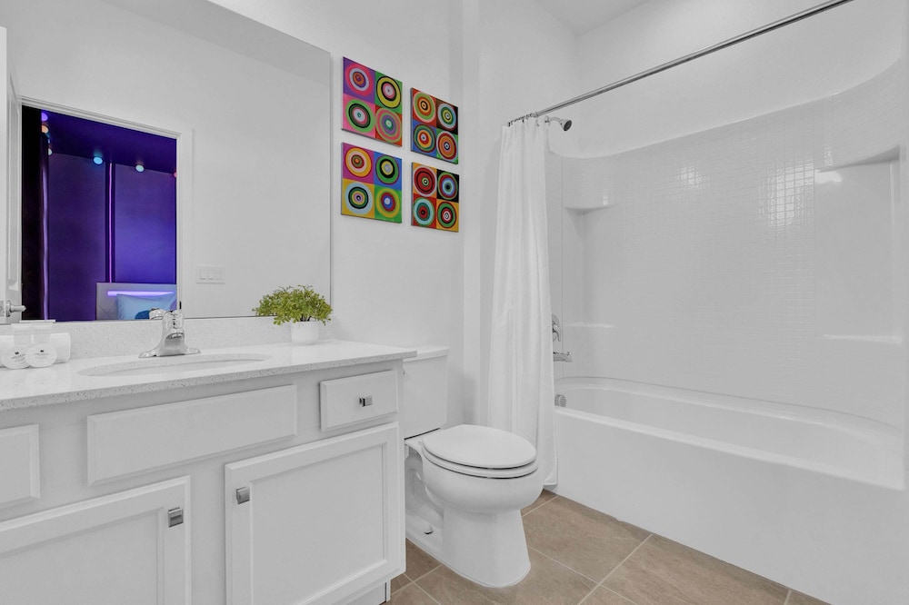 Upstay Epic 15br Mansion for Big Groups Near Parks