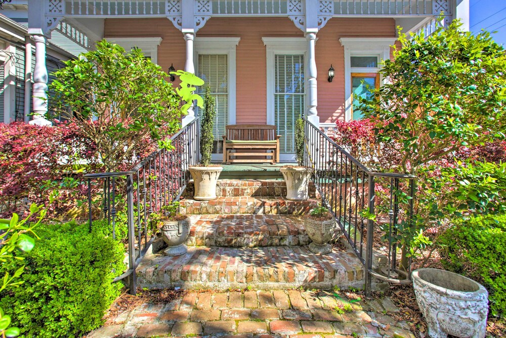 Historic Townhome - 2 Mi to French Quarter!