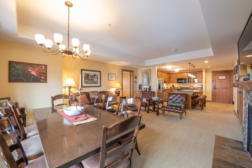 Large 3 Bedroom Bathroom In Mountaineer Square Condo - No Cleaning Fee! by RedAwning view 4