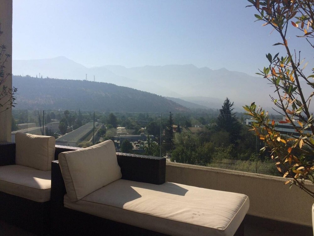 Lotus Blanc Studio- w Mountain View Pool and Gym