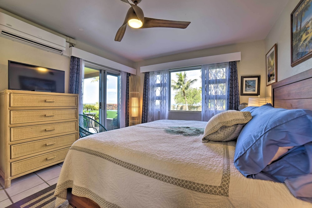 Ocean-view Kihei Condo w/ Lanai: Steps to Beach!