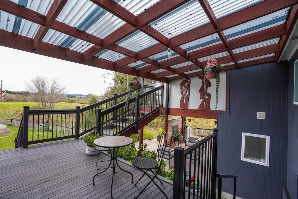 Kiwi Retreat By Aotearoa Escapes